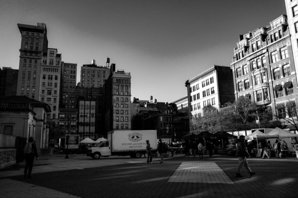 Brooklyn neighborhood with Brownstone and local buisnesses